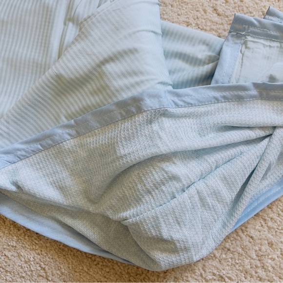 Cool to touch bedding throw good for summer NWT - Picture 2 of 3